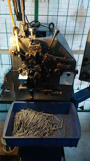 美科美发热盘厂绕丝机